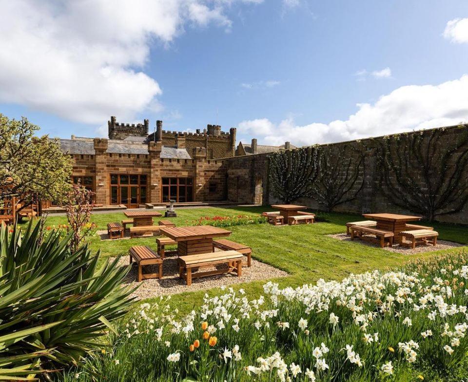 Sneaton Castle Whitby Exterior foto